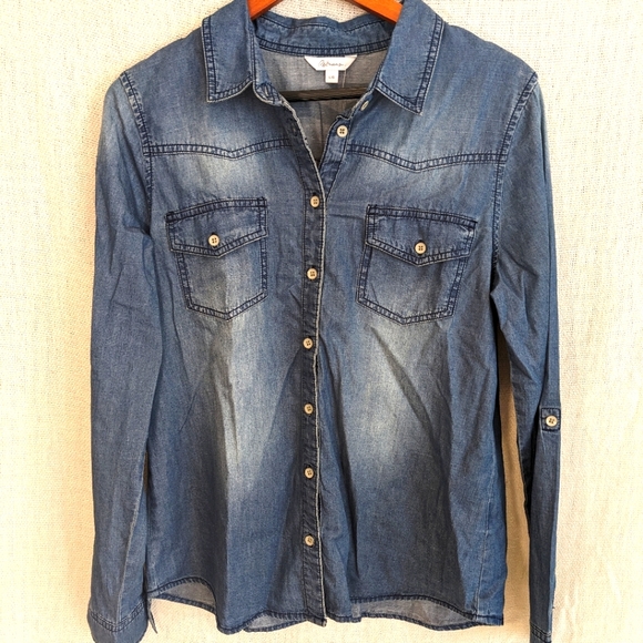 Reitmans Denim Button Down Size Large - Picture 1 of 3